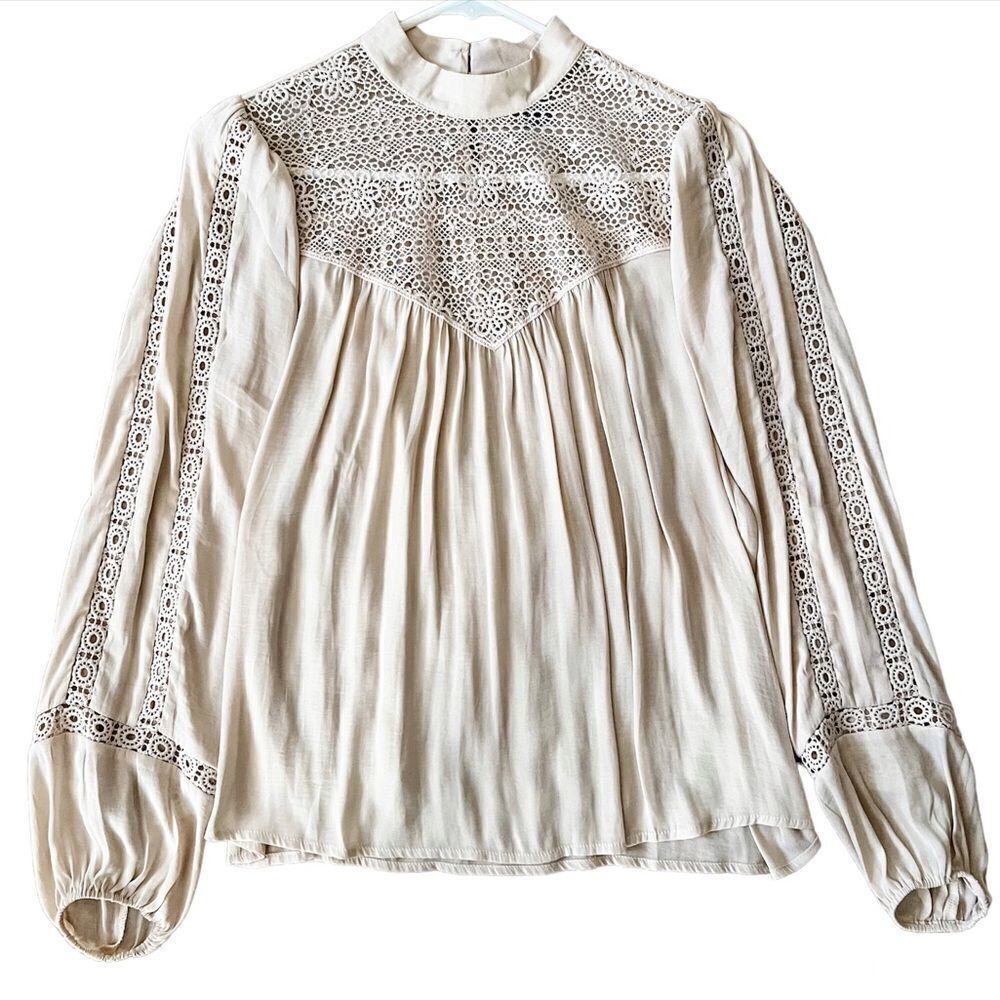 Forever 21 Beige Floral Crochet Lace Top Women’s Size Small